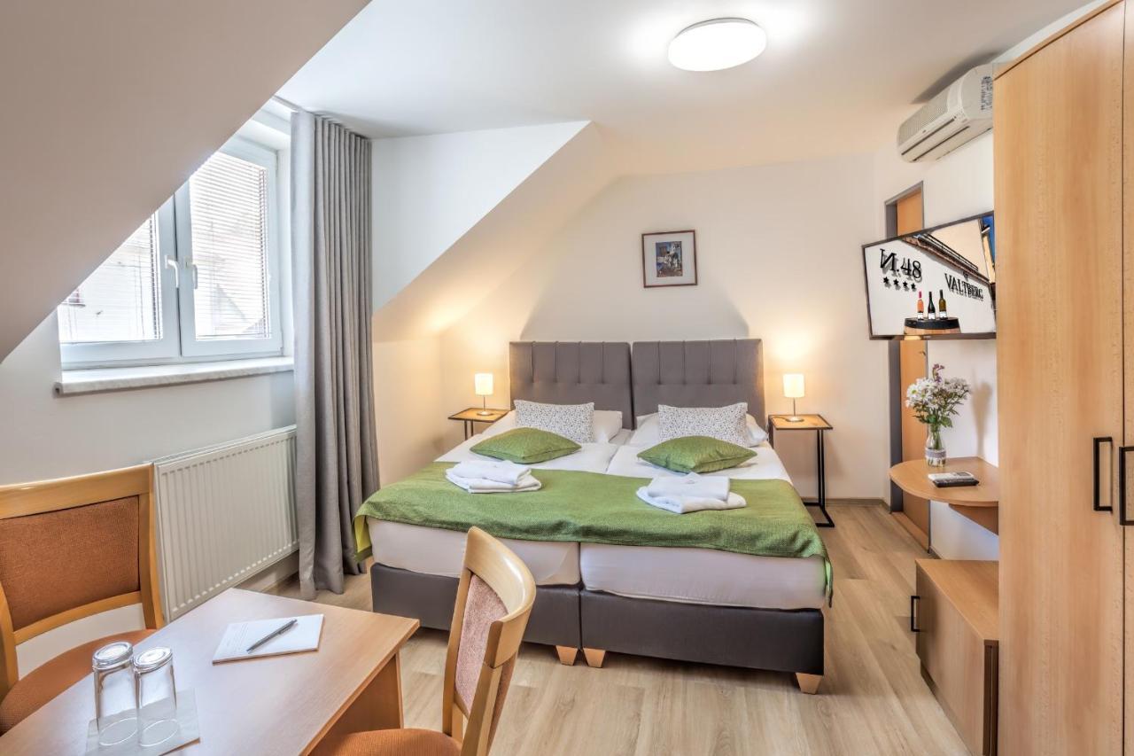 Resort Valtberg - Depandance Валтис Екстериор снимка